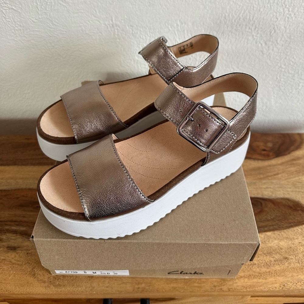 CLARKS Platform Stone Pierre Size 8 🤩